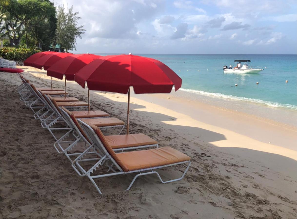 Tropical Sunset Beach Apartment Hotel Saint James Buitenkant foto