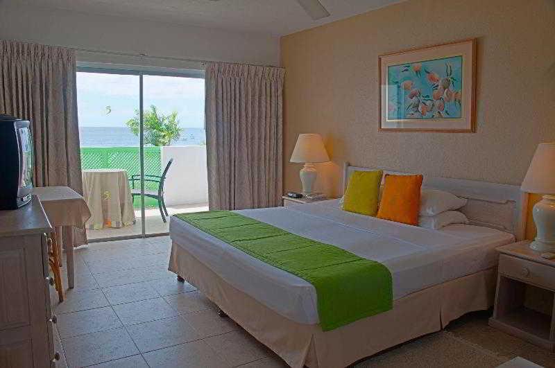 Tropical Sunset Beach Apartment Hotel Saint James Buitenkant foto