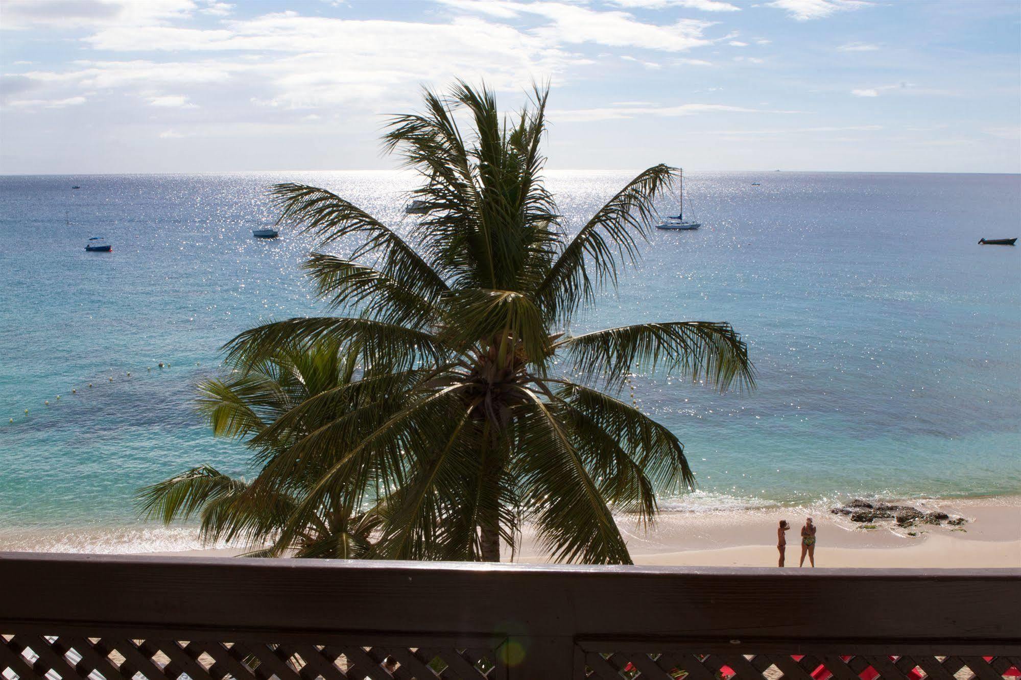 Tropical Sunset Beach Apartment Hotel Saint James Buitenkant foto